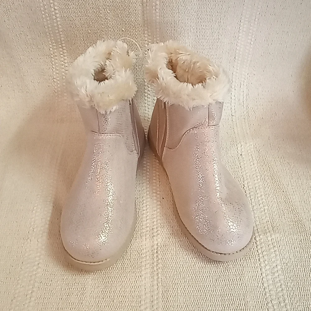 Nwot side zip light pink metallic snake skin booties